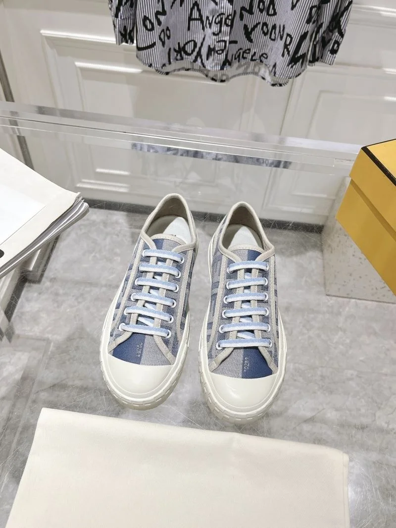 Fendi Low Shoes Colorful 23523