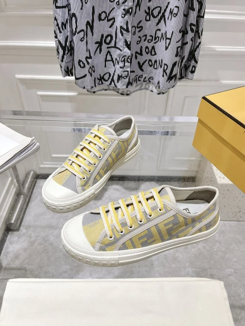 Fendi Low Shoes Elegant 23524