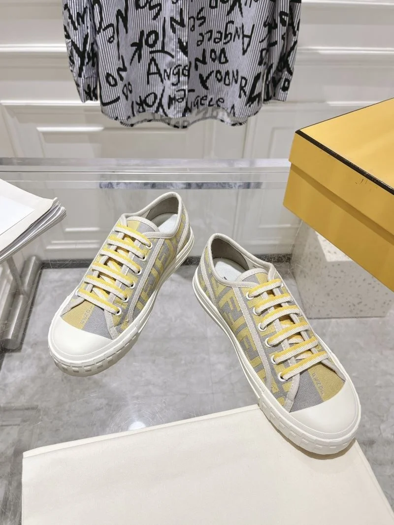Fendi Low Shoes Elegant 23524