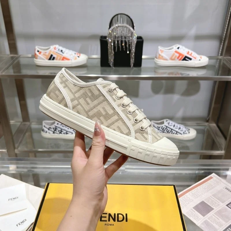 Fendi Low Shoes Elegant 23461