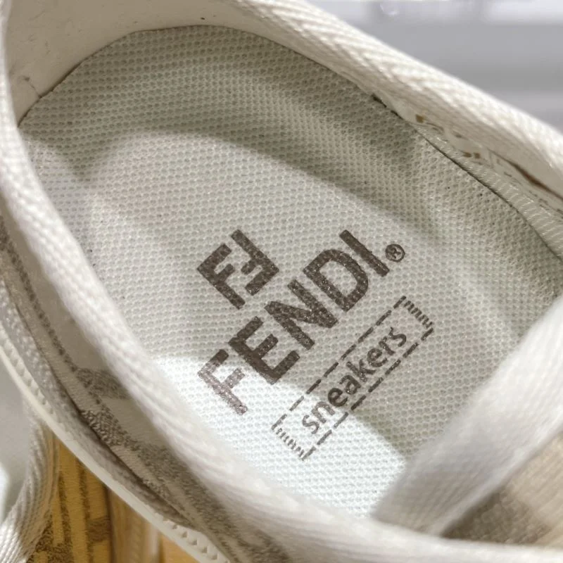 Fendi Low Shoes Elegant 23461