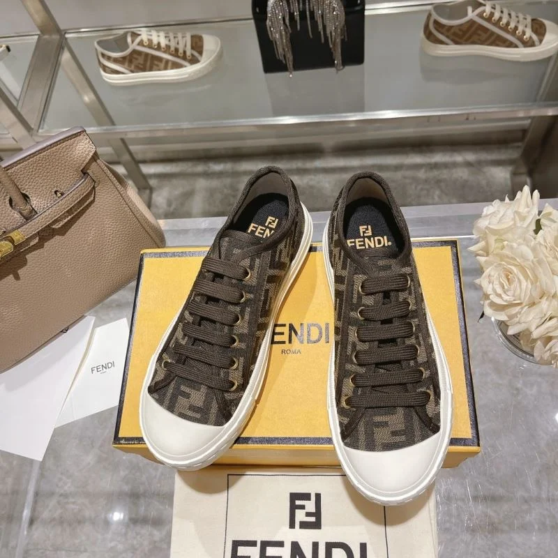 Flexible Fendi Low Shoes 23450