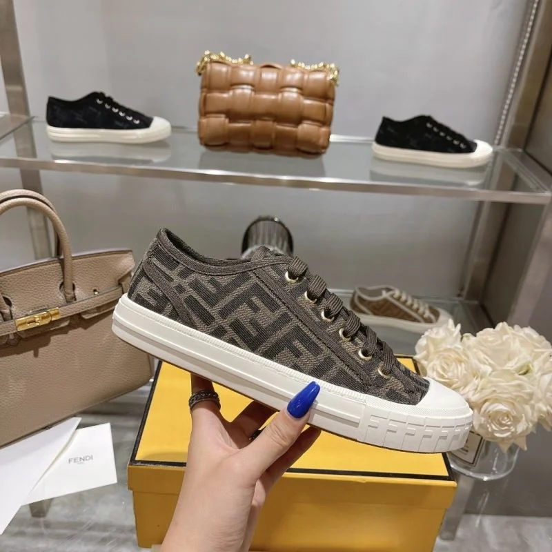 Flexible Fendi Low Shoes 23450