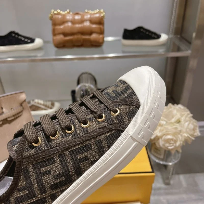Flexible Fendi Low Shoes 23450