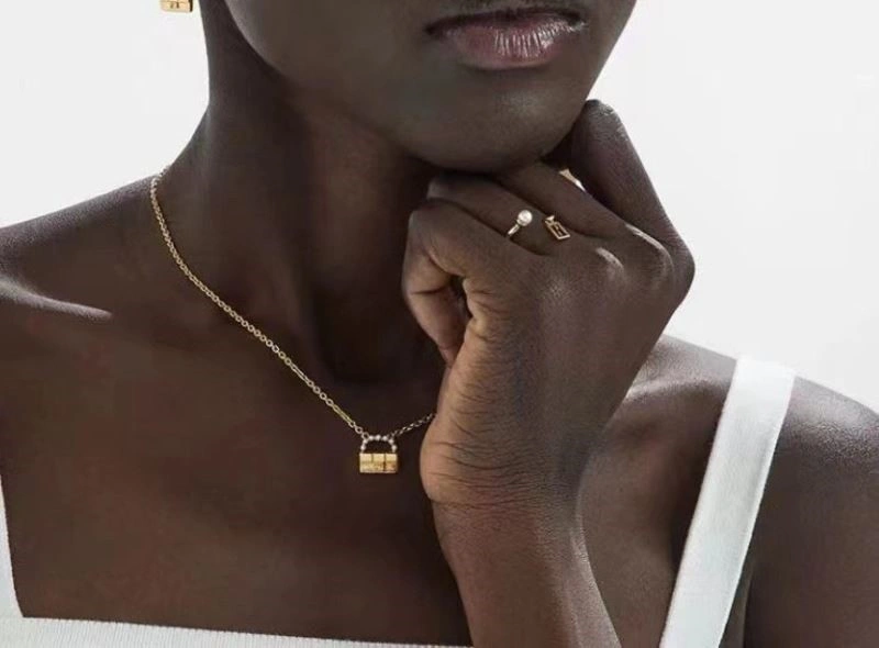 Soft Fendi Necklaces 208764