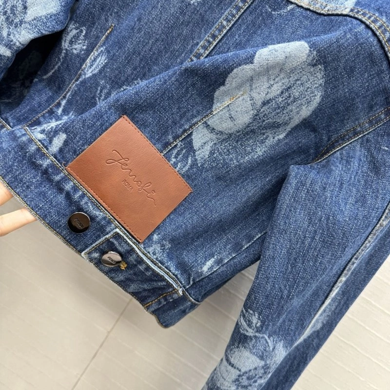 Fendi Outwear Premium 120778