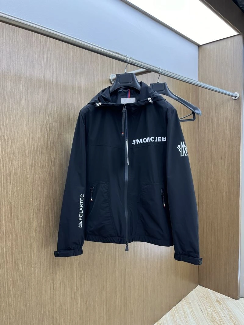 Minimalist Fendi Outwear 121567
