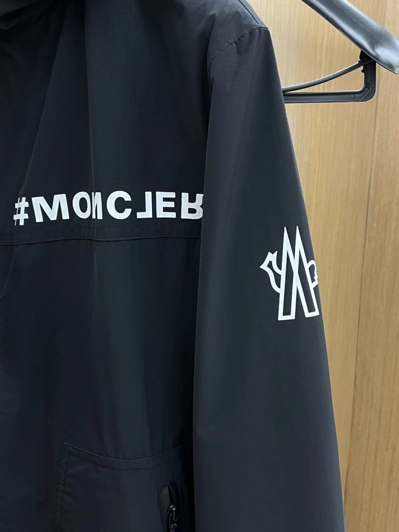 Minimalist Fendi Outwear 121567