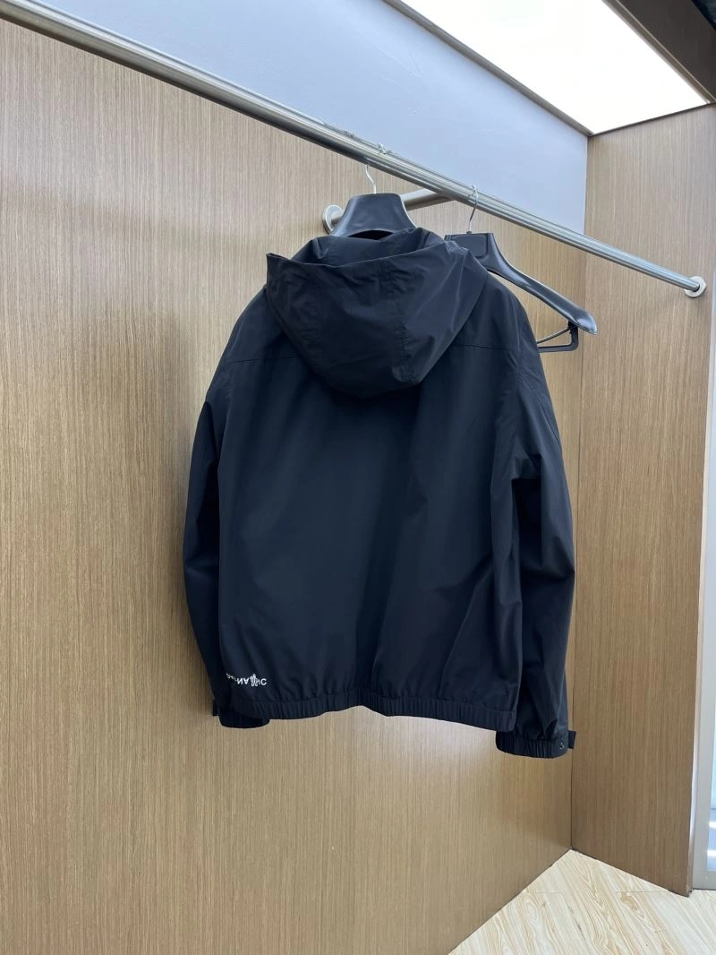 Minimalist Fendi Outwear 121567