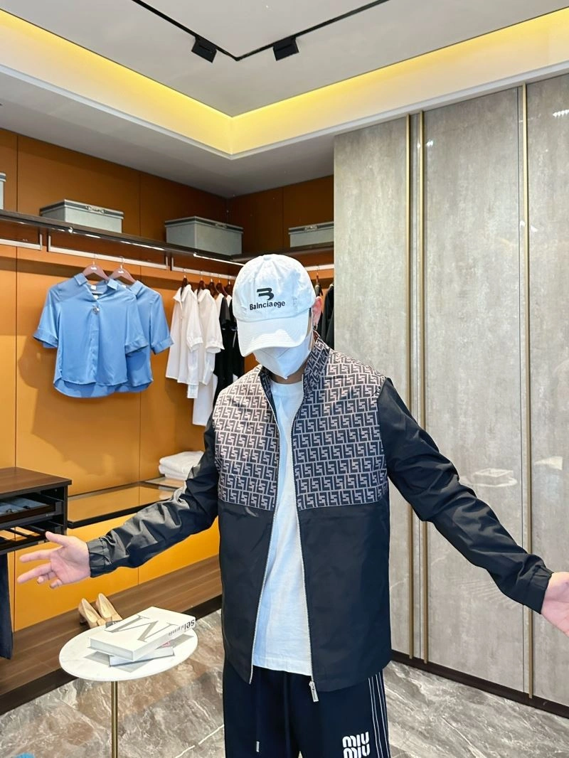 Fendi Outwear FreshLook 121562