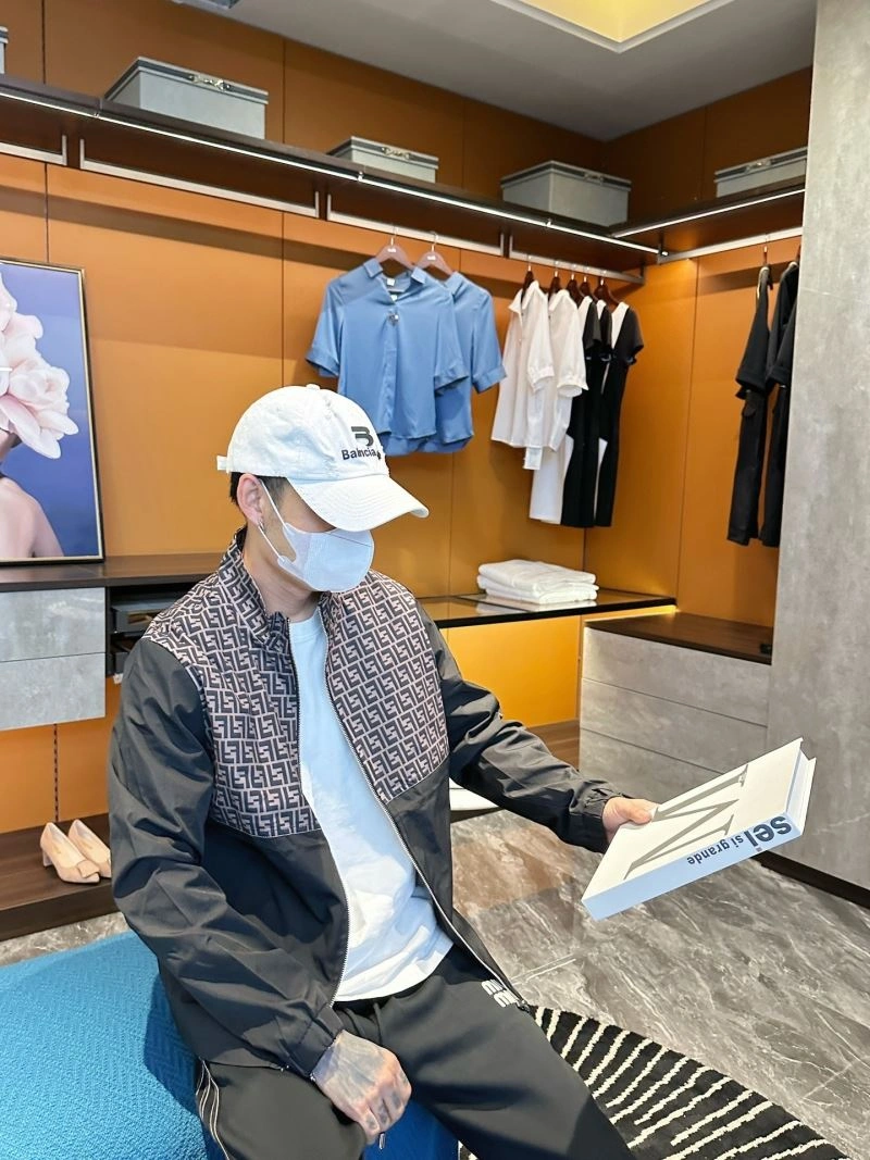 Fendi Outwear FreshLook 121562