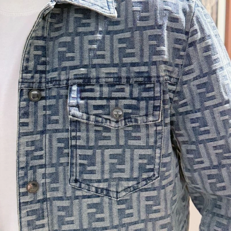 Fendi Outwear EasyMatch 121557