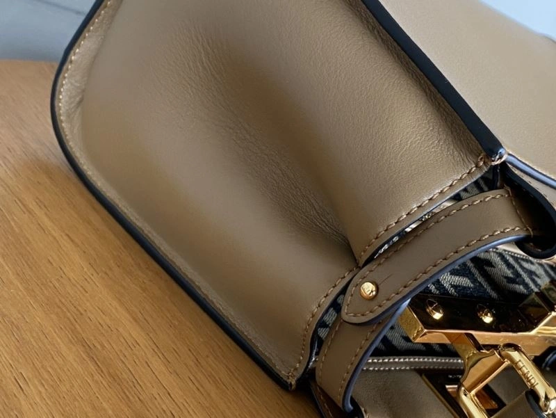 Fendi Peekaboo Bags ZipUp 72918