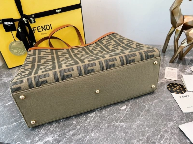 TechFriendly Fendi Peekaboo Bags 72912