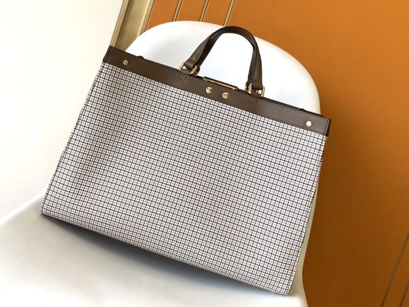 Efficient Fendi Peekaboo Bags 72902