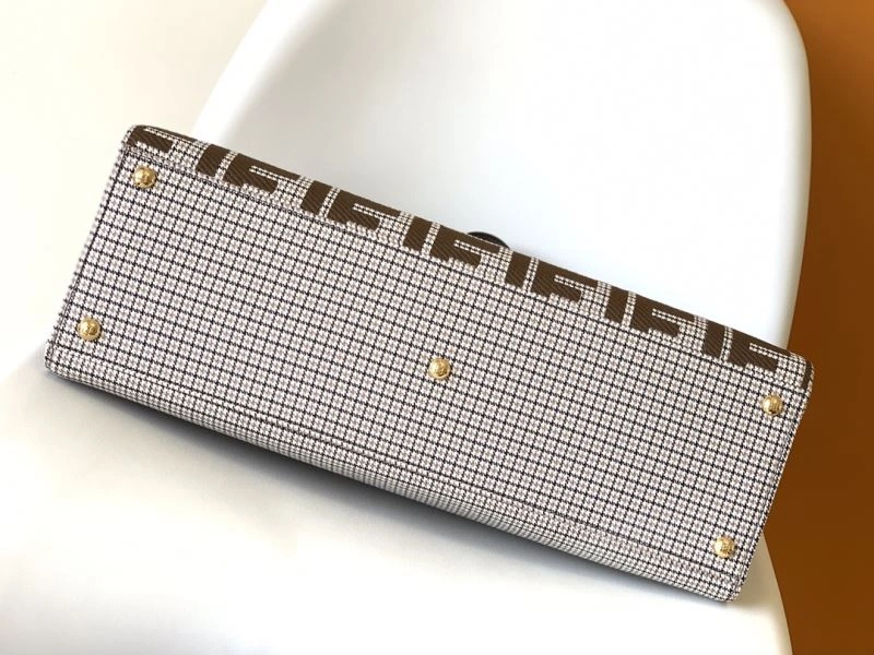 Efficient Fendi Peekaboo Bags 72902