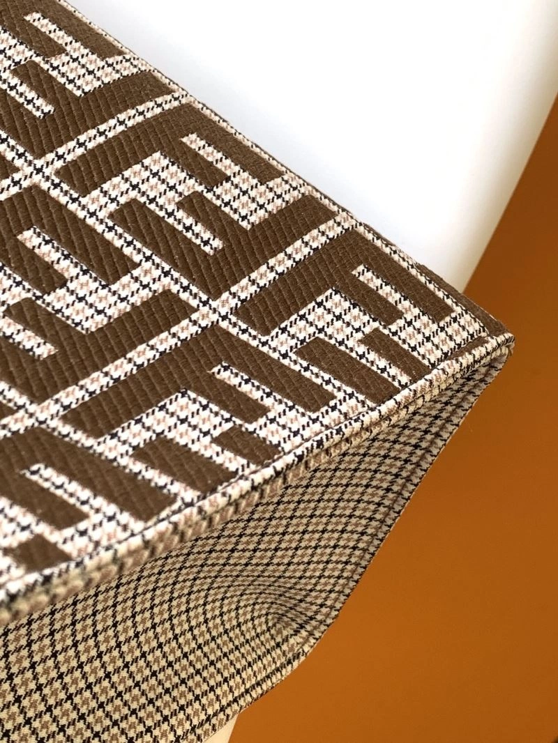 Efficient Fendi Peekaboo Bags 72902