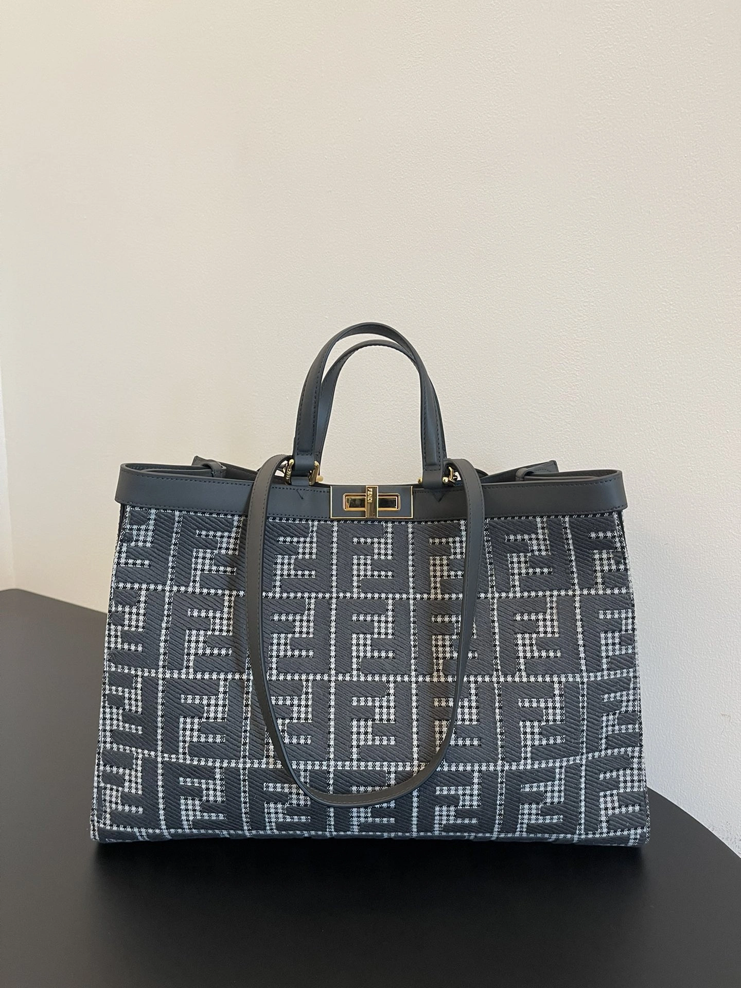 WrinkleFree Fendi Peekaboo Bags 69886