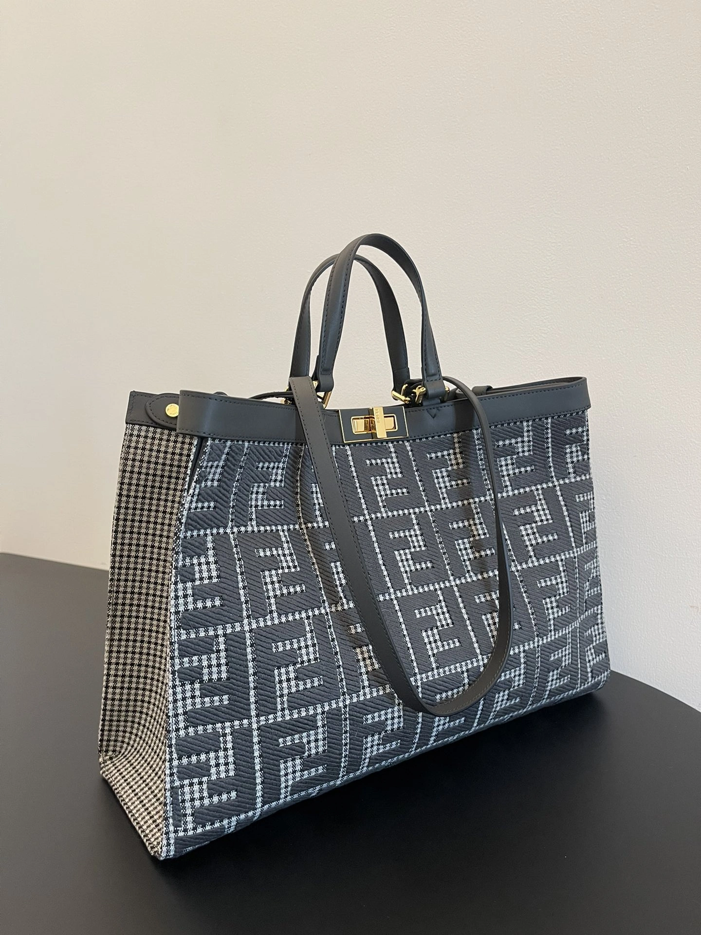 WrinkleFree Fendi Peekaboo Bags 69886