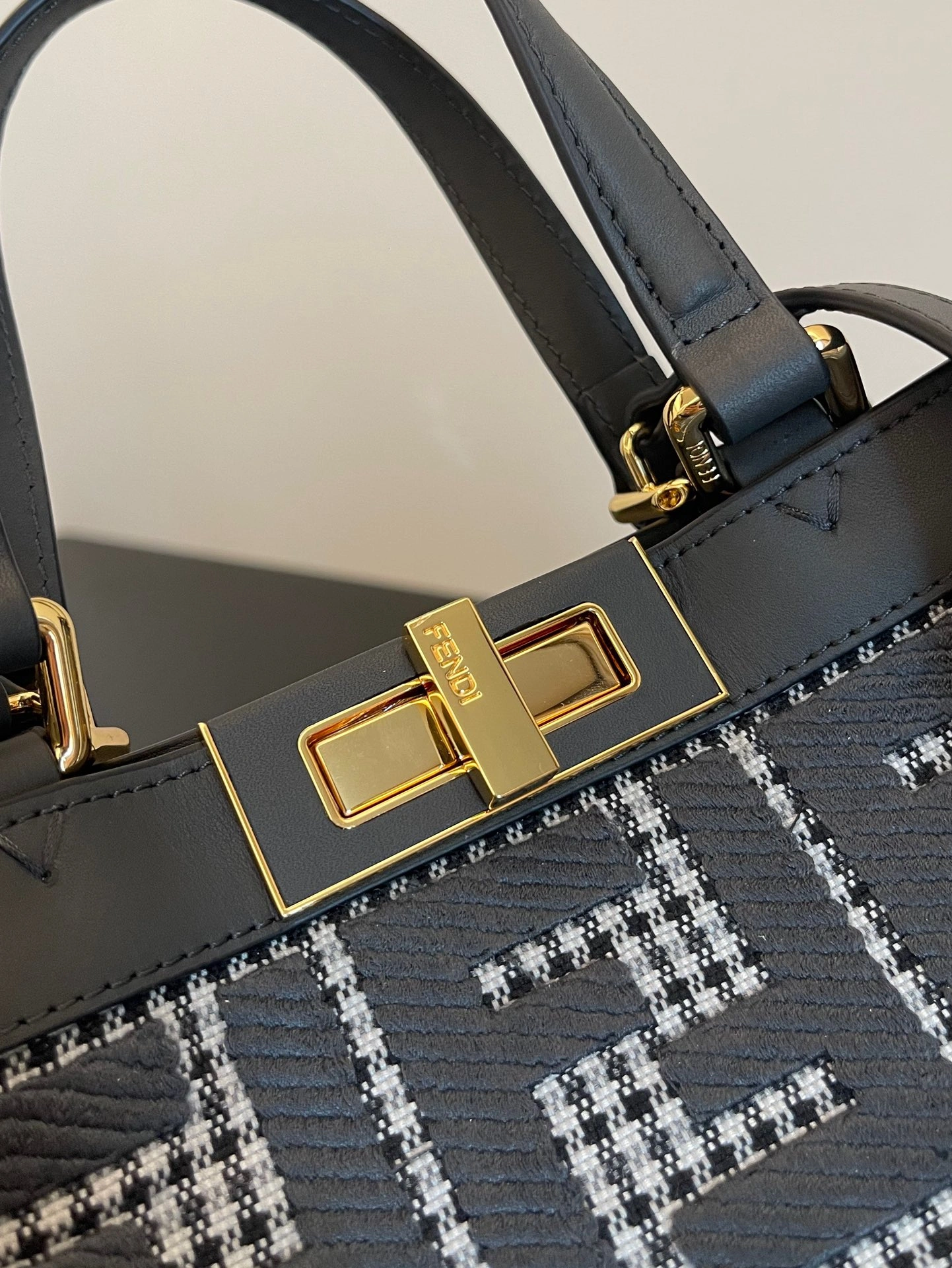 WrinkleFree Fendi Peekaboo Bags 69886