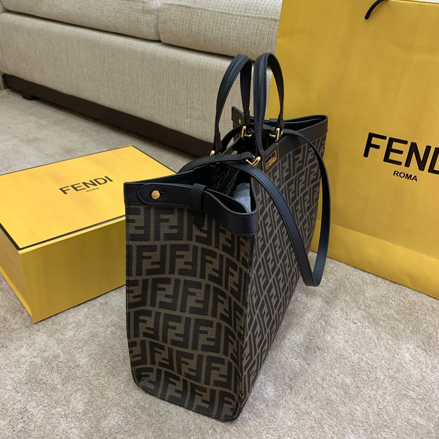 Fendi Peekaboo Bags Minimalist 69943