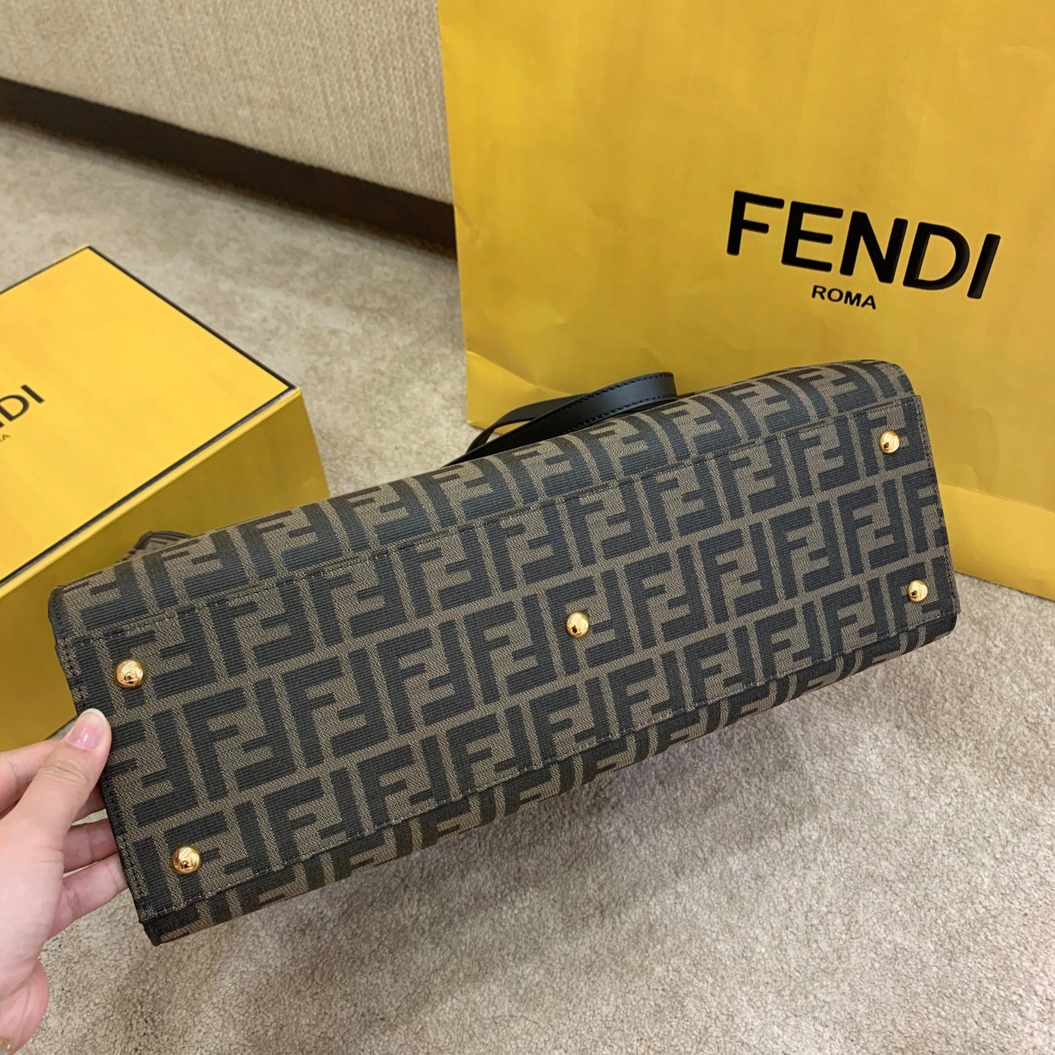Fendi Peekaboo Bags Minimalist 69943