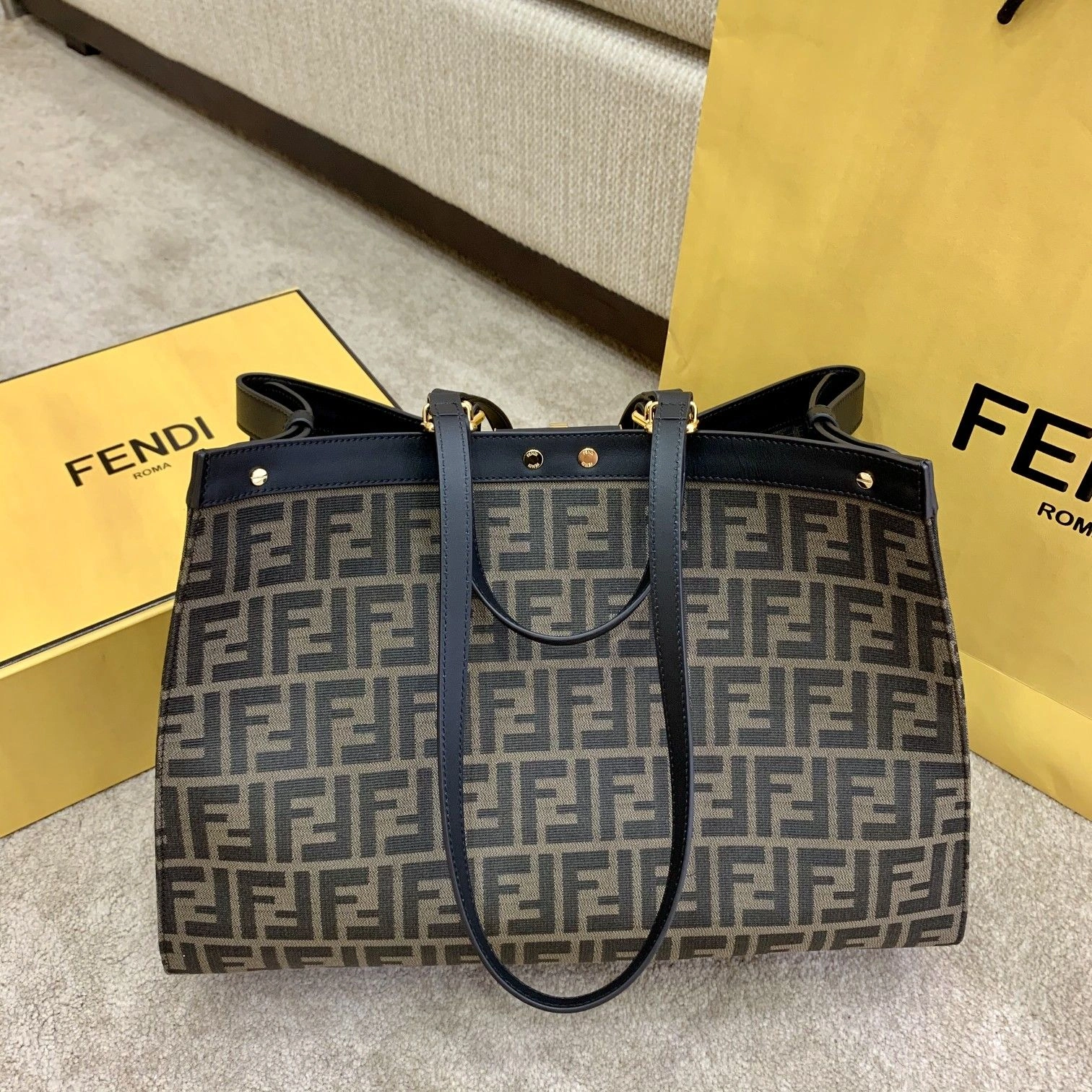 Fendi Peekaboo Bags Minimalist 69943