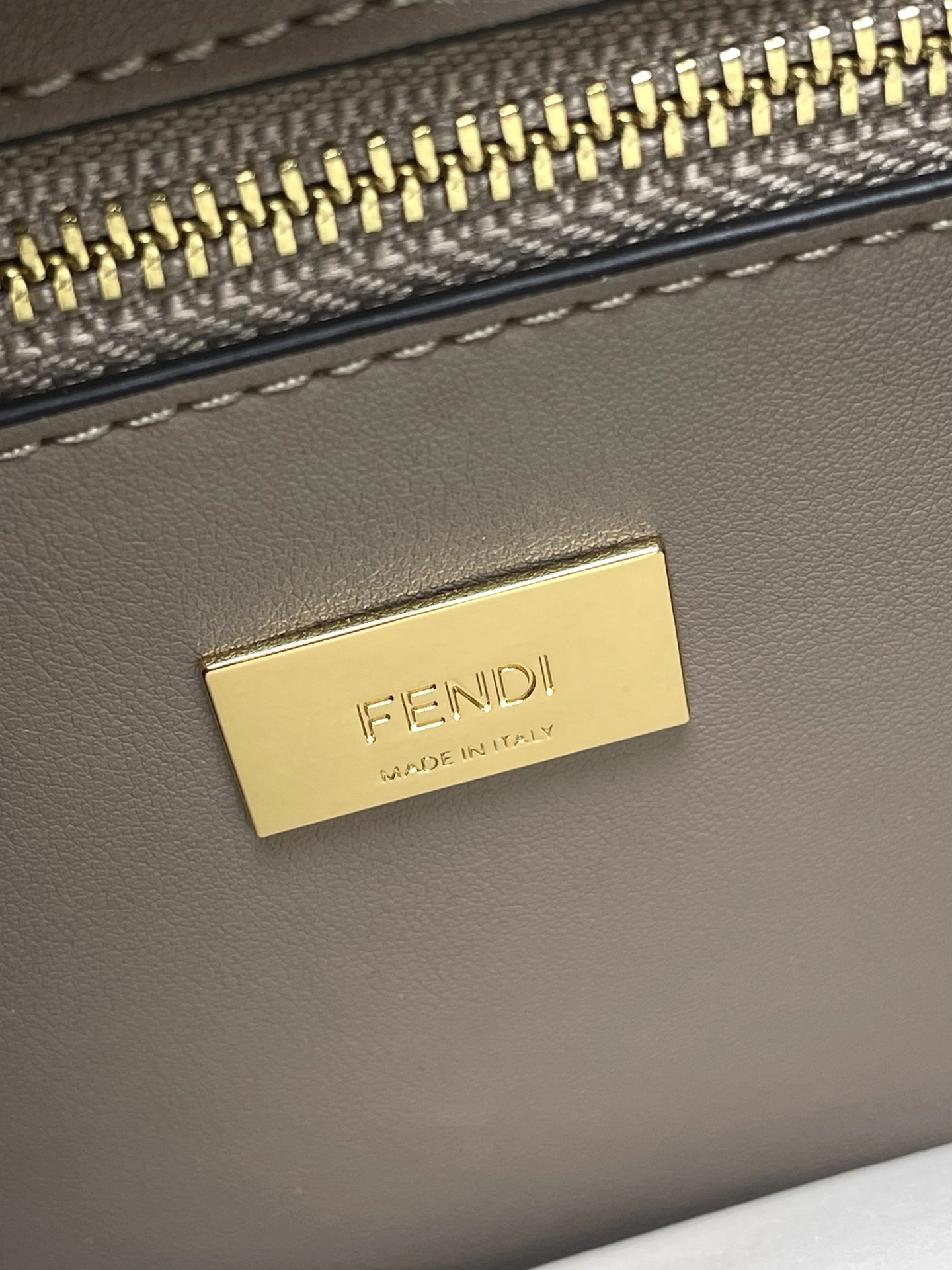 QuickDry Fendi Peekaboo Bags 69876