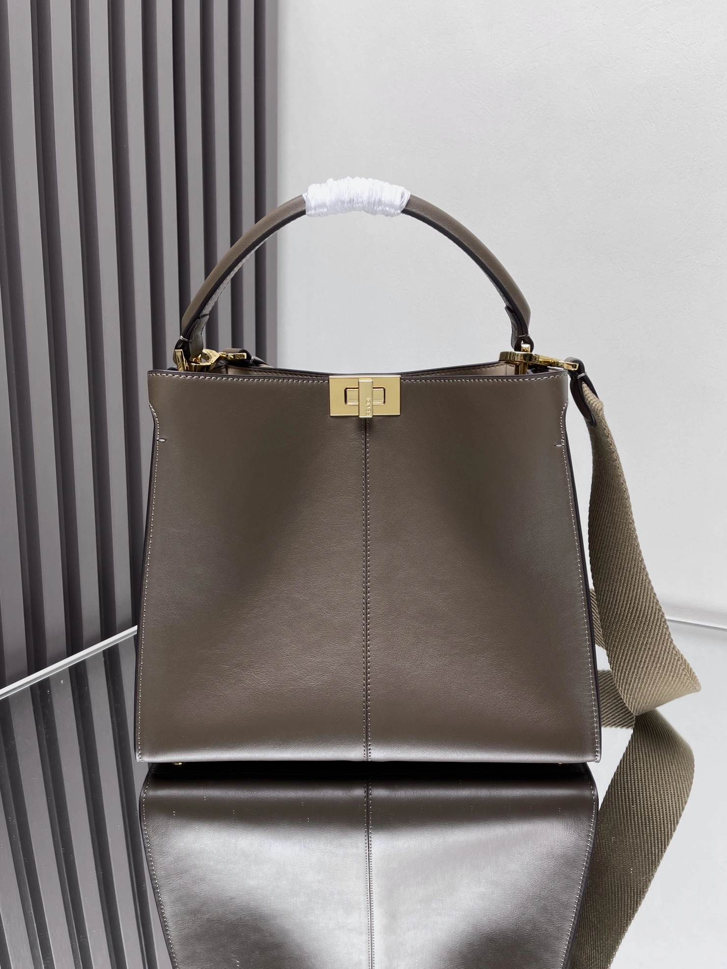 Chic Fendi Peekaboo Bags 69868
