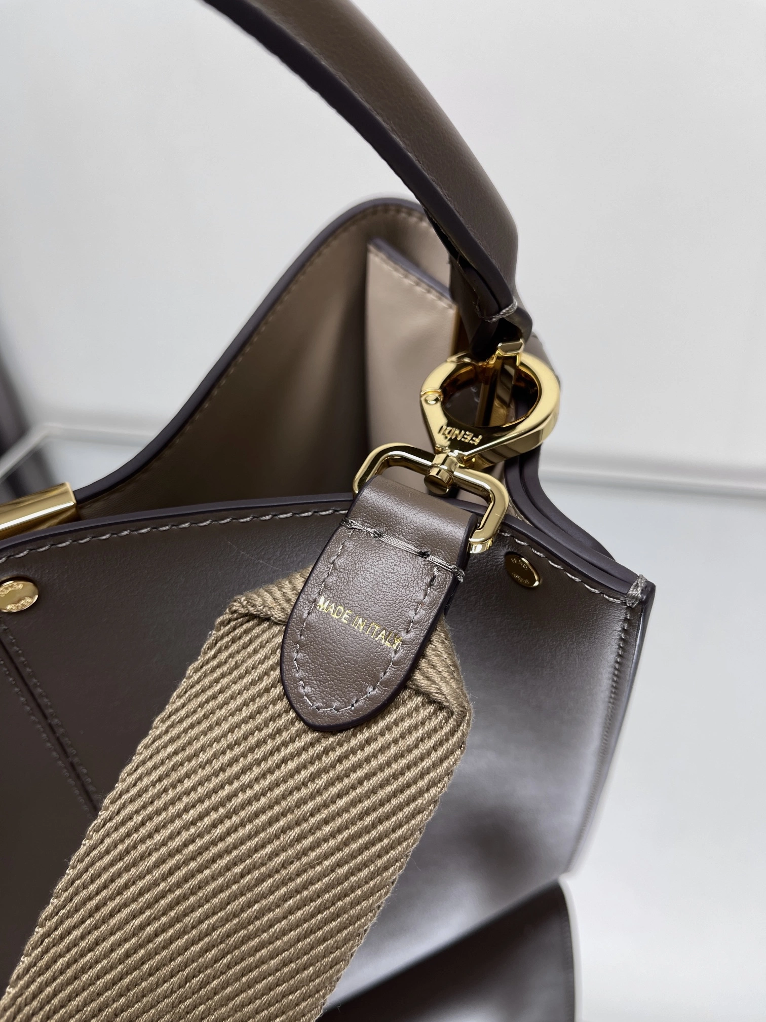 Chic Fendi Peekaboo Bags 69868