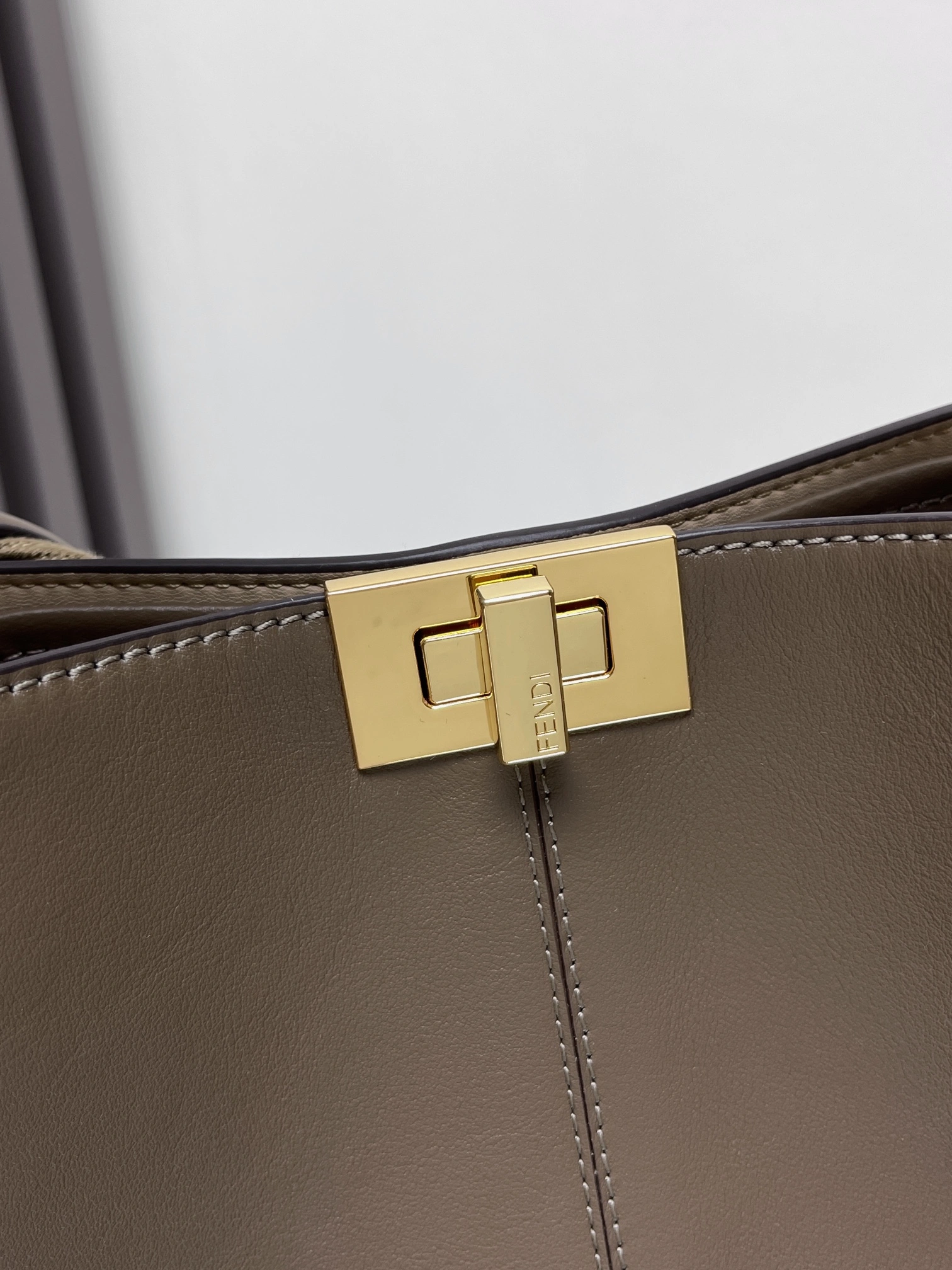 Chic Fendi Peekaboo Bags 69868