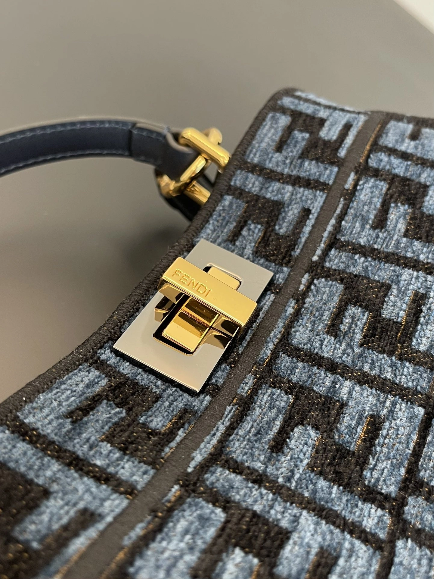 Compact Fendi Peekaboo Bags 69864