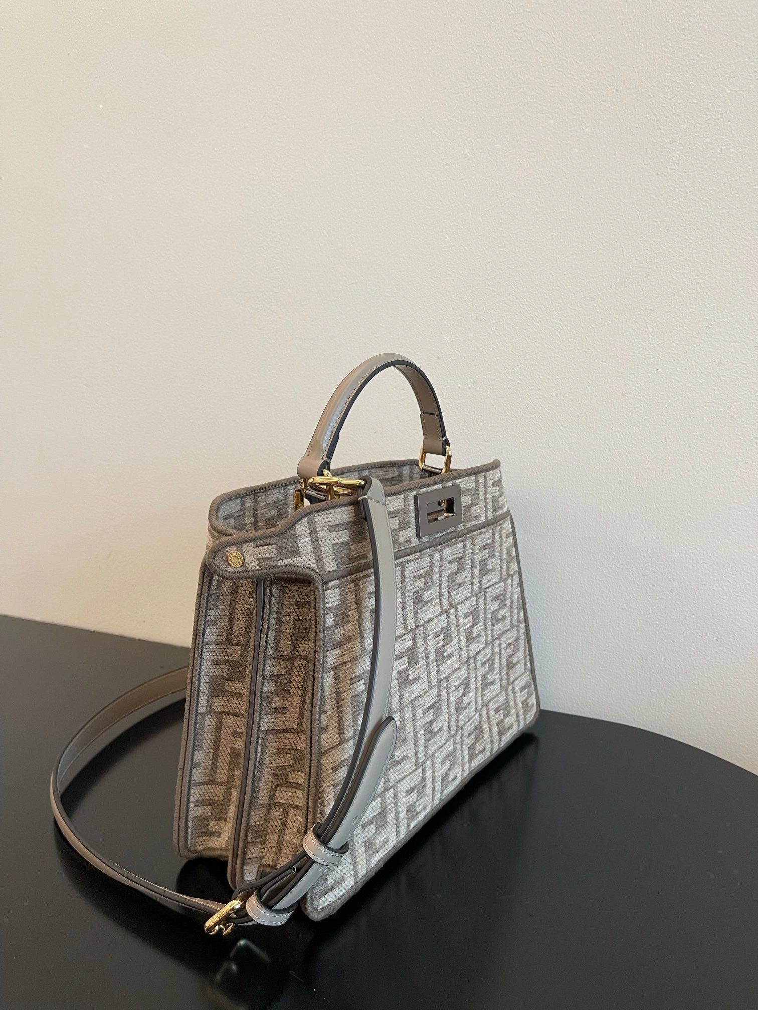 Fendi Peekaboo Bags Resilient 69866