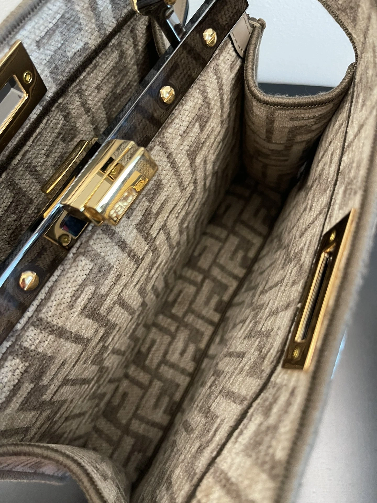 Fendi Peekaboo Bags Resilient 69866