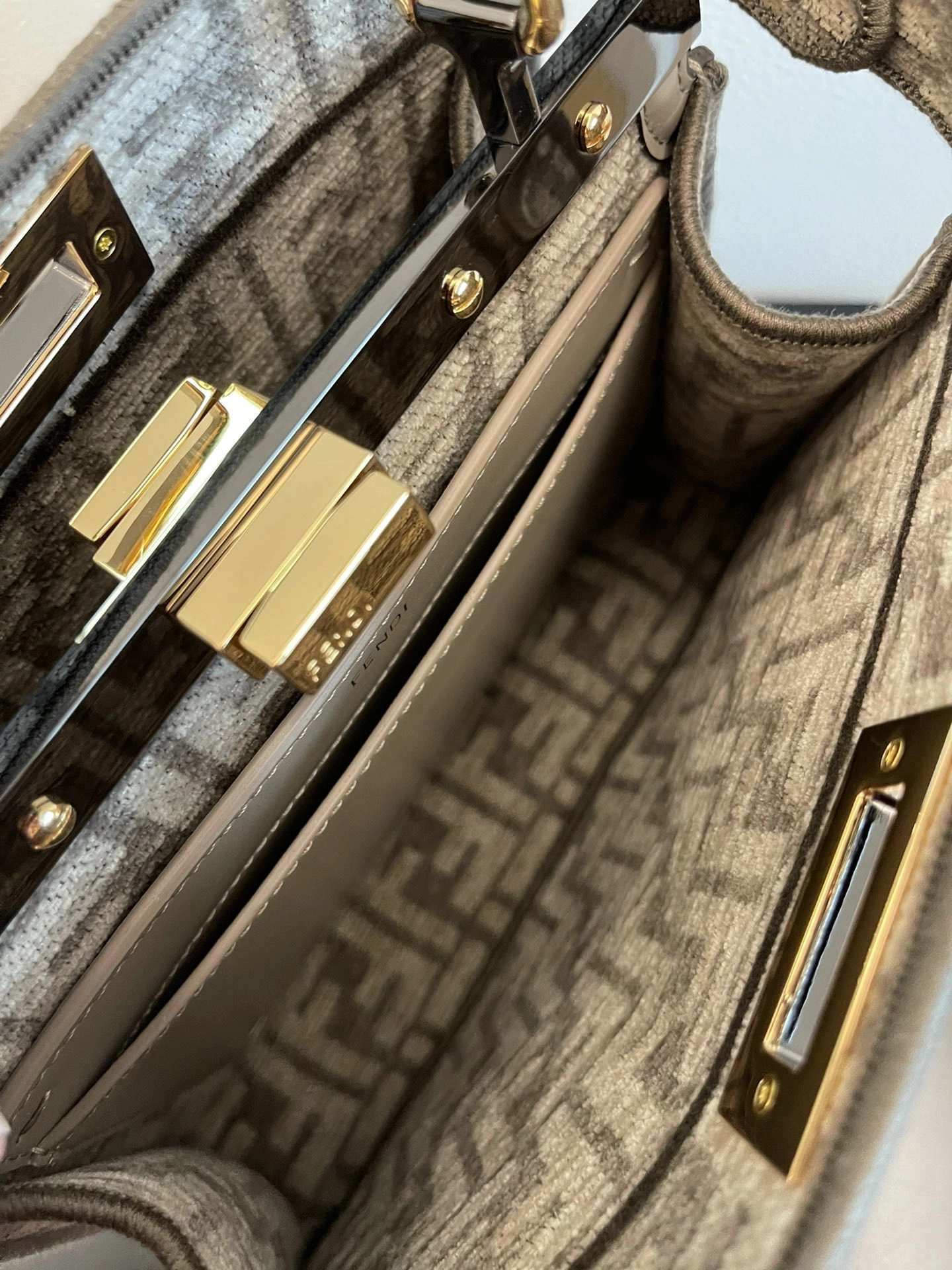 Fendi Peekaboo Bags Resilient 69866