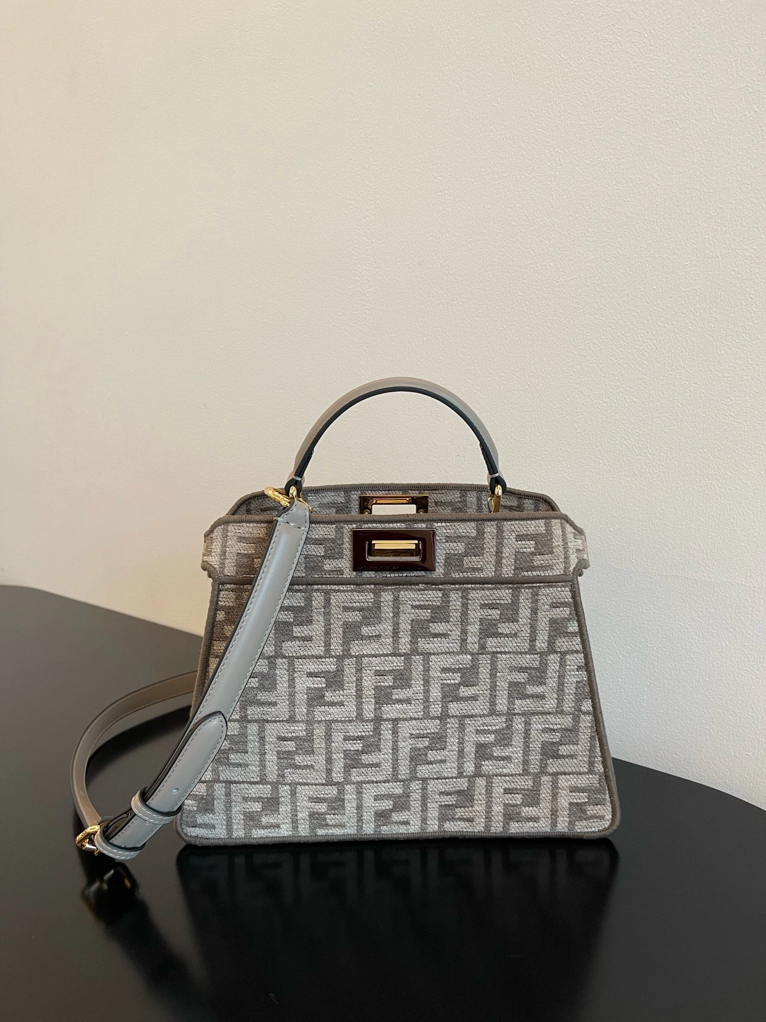 Fendi Peekaboo Bags Resilient 69866