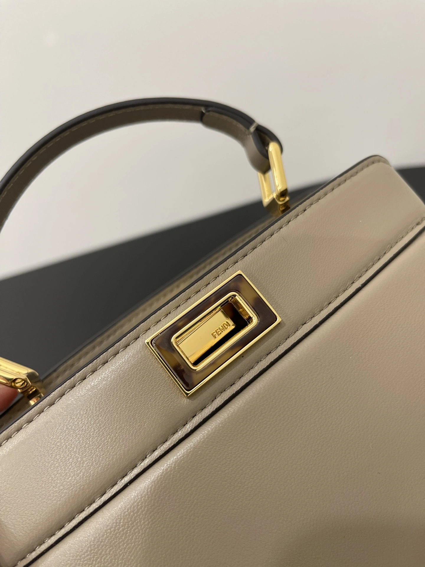 Stretchable Fendi Peekaboo Bags 69875