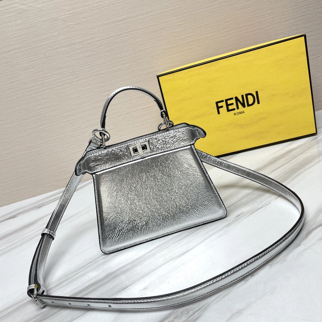 Fendi Peekaboo Bags Lightweight 69863