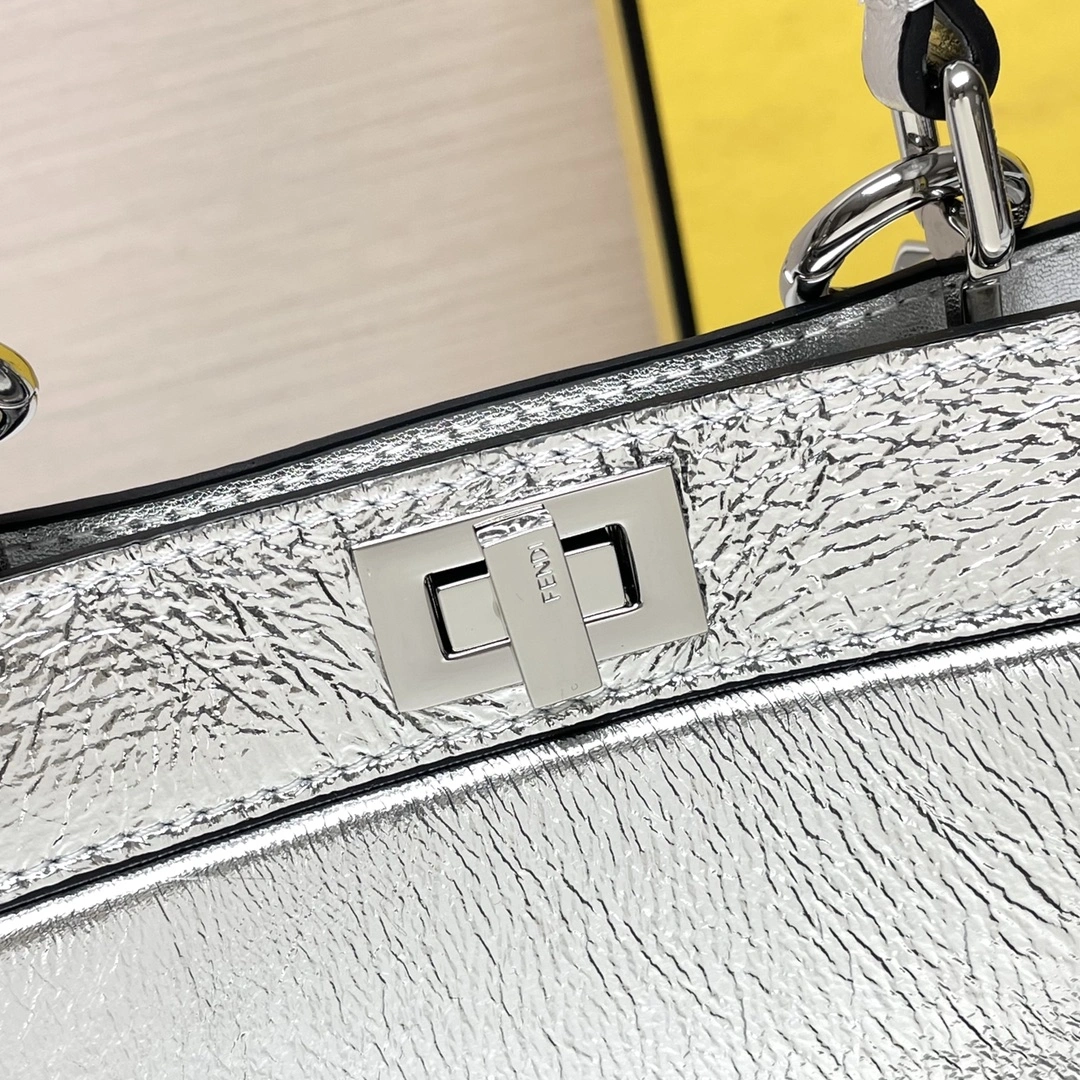 Fendi Peekaboo Bags Lightweight 69863