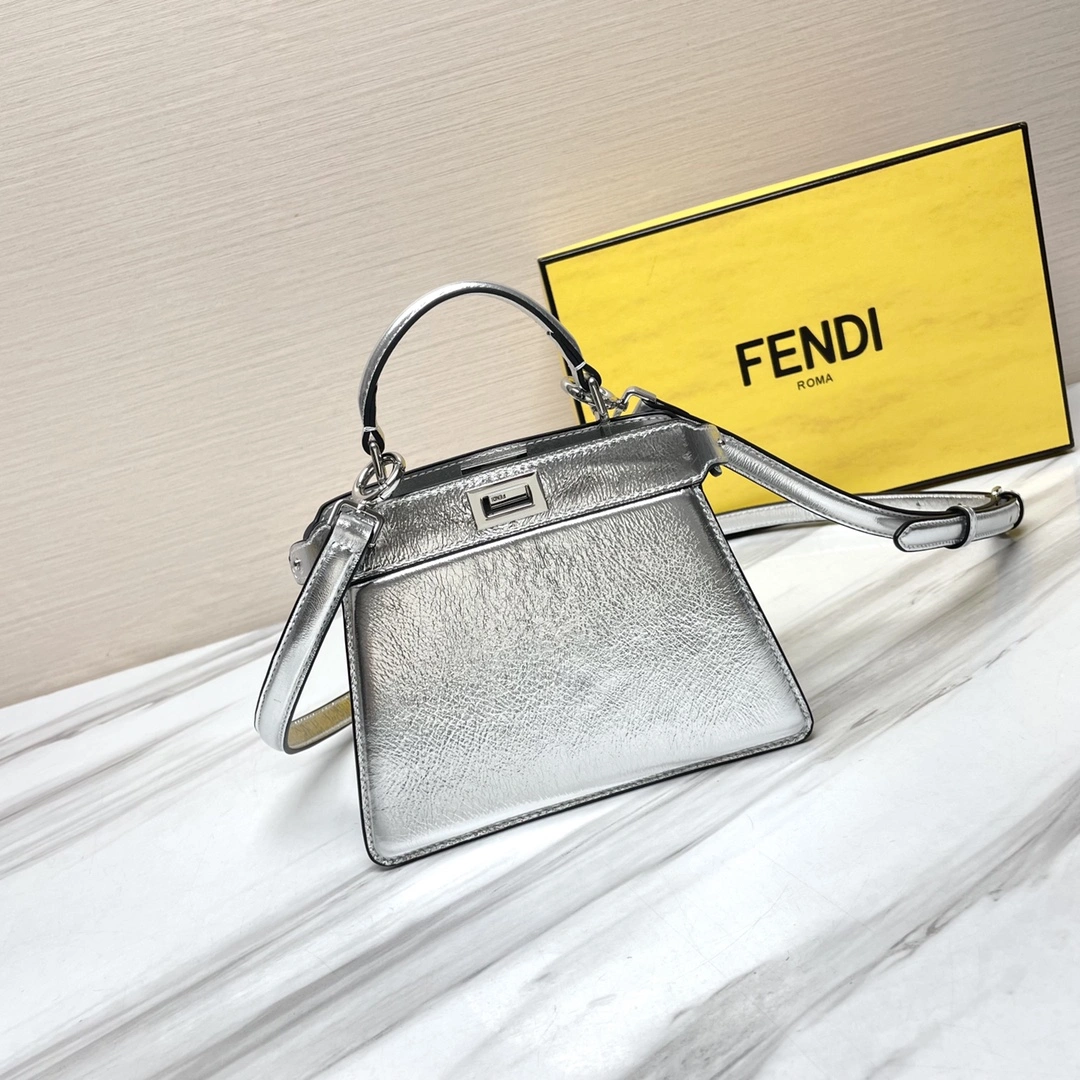 Fendi Peekaboo Bags Lightweight 69863
