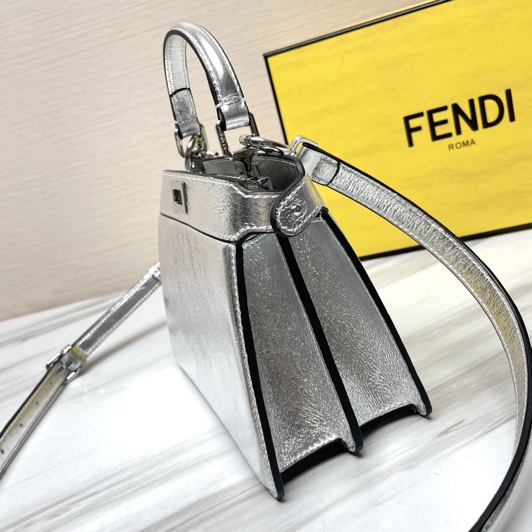 Fendi Peekaboo Bags Lightweight 69863