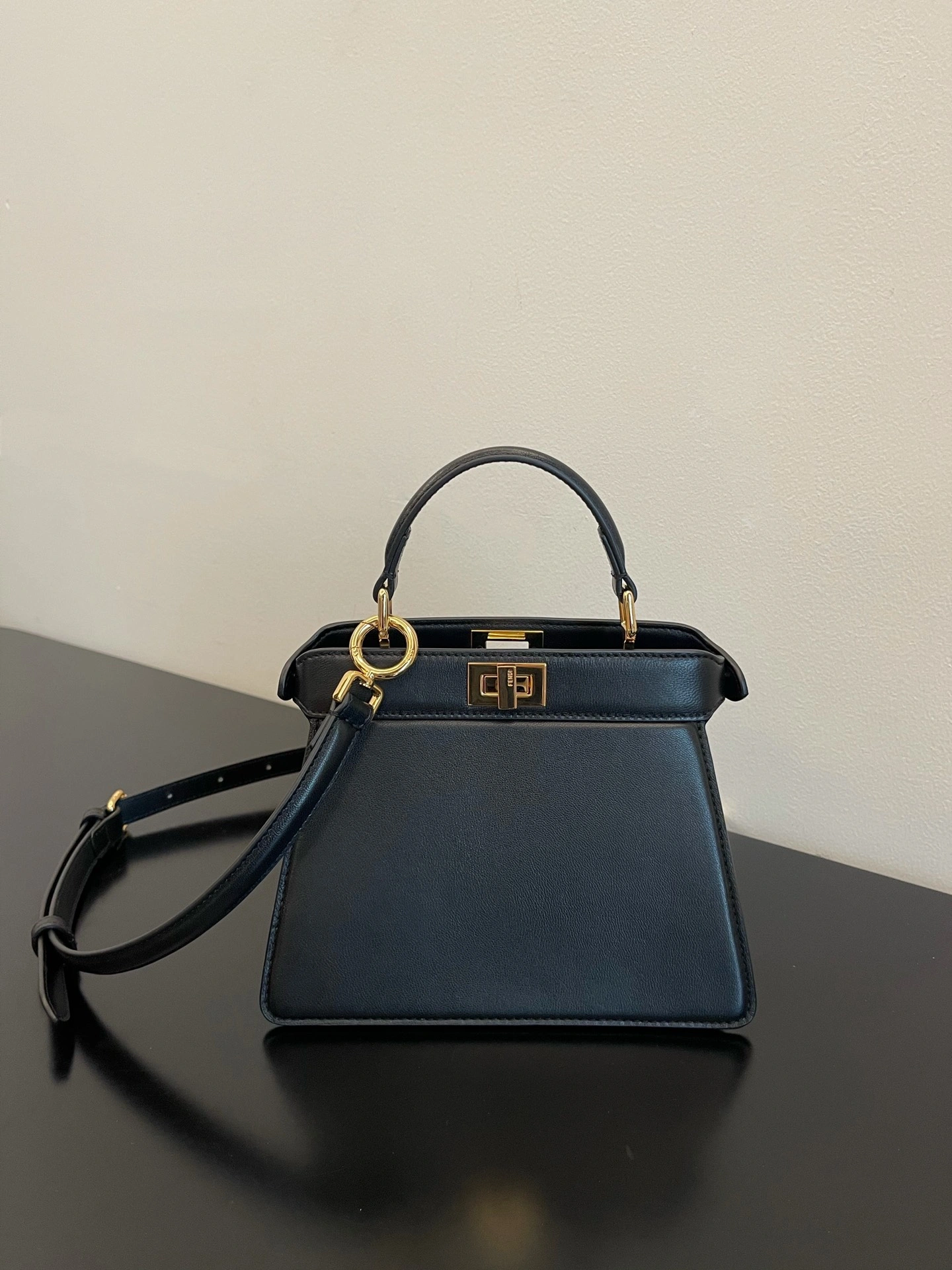 RelaxedFit Fendi Peekaboo Bags 69873