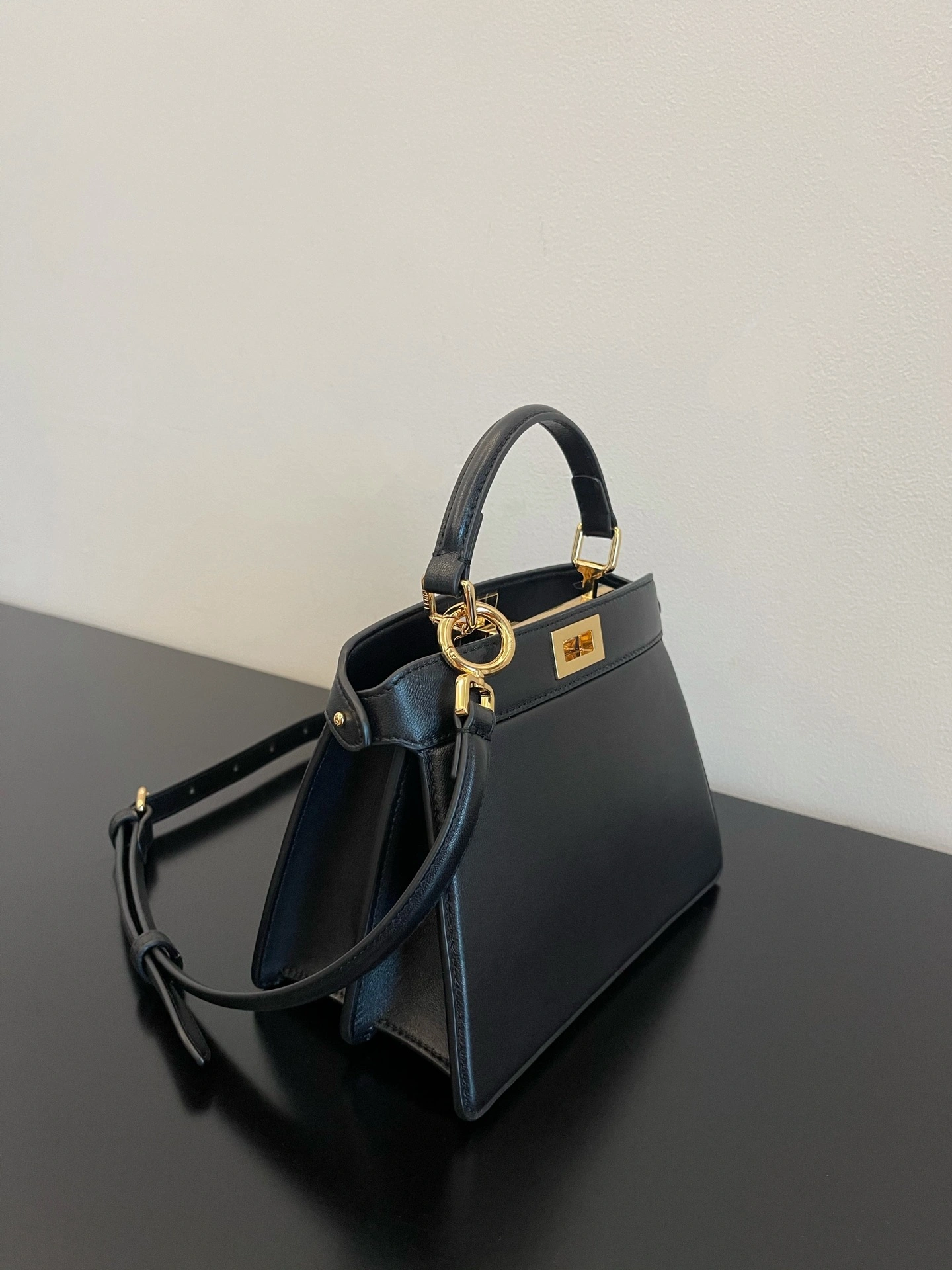 RelaxedFit Fendi Peekaboo Bags 69873
