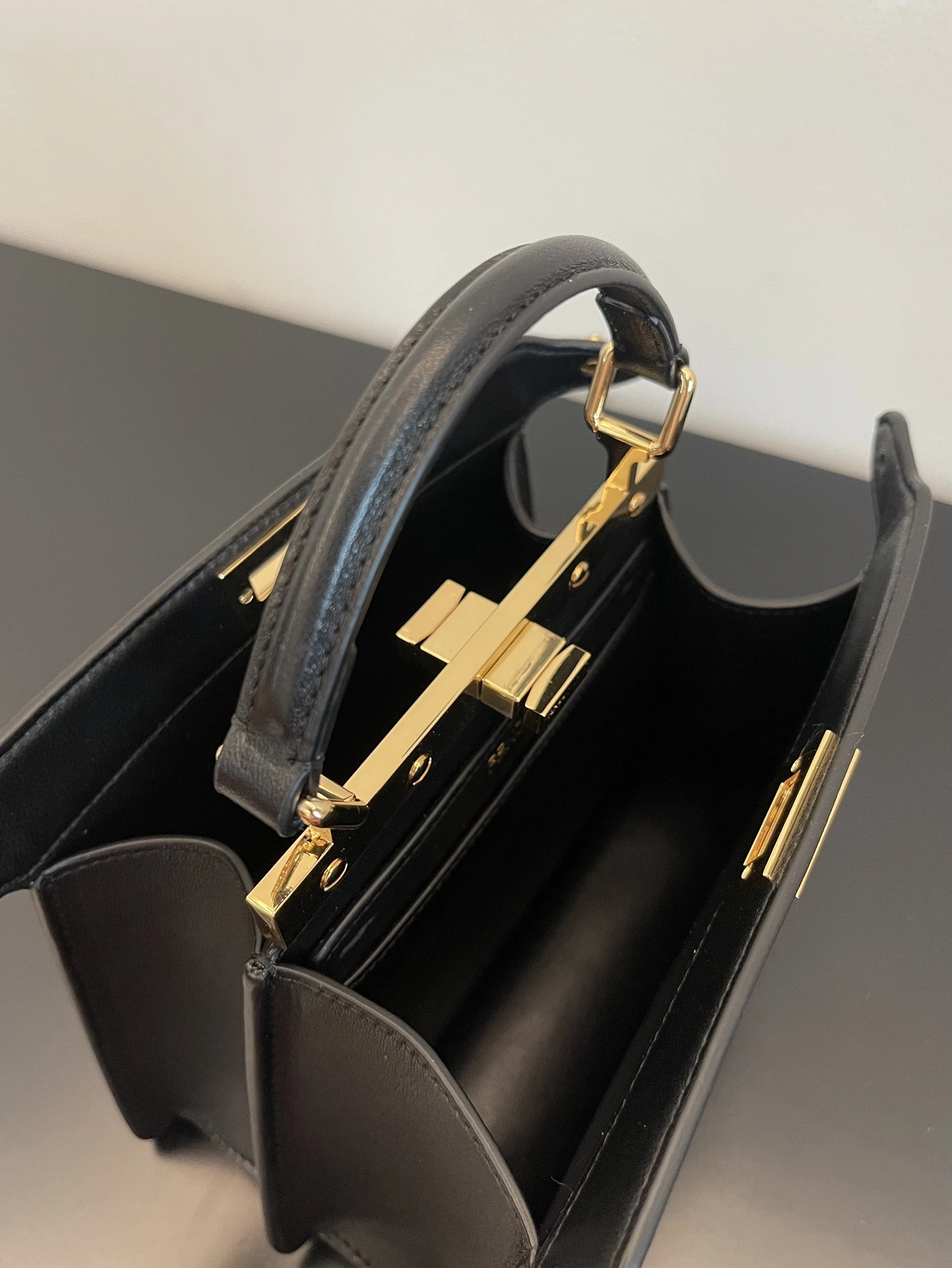 RelaxedFit Fendi Peekaboo Bags 69873