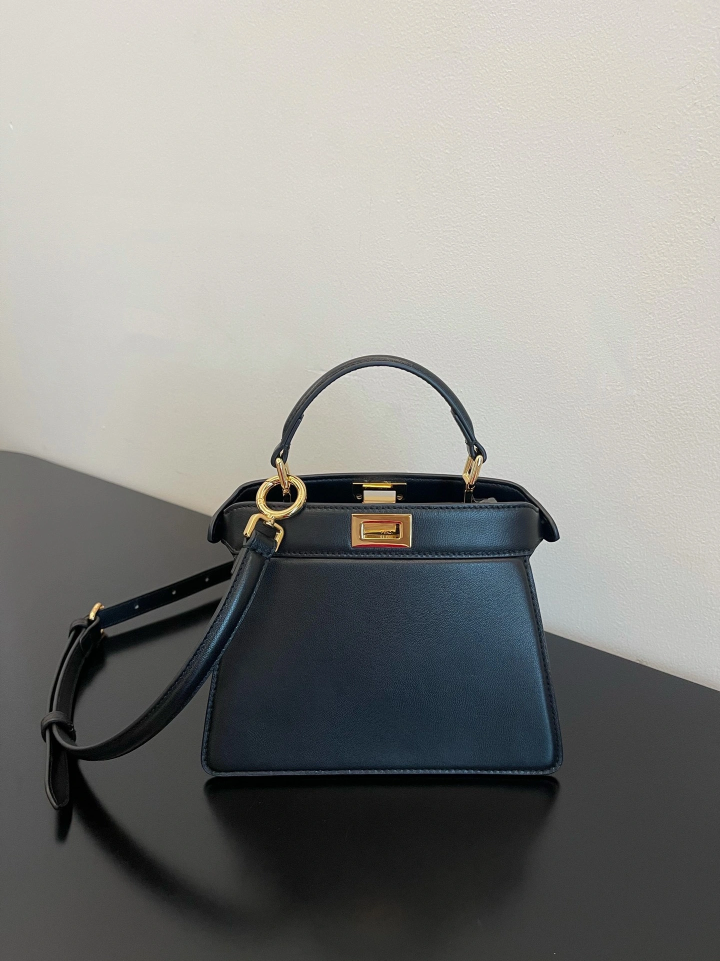 RelaxedFit Fendi Peekaboo Bags 69873