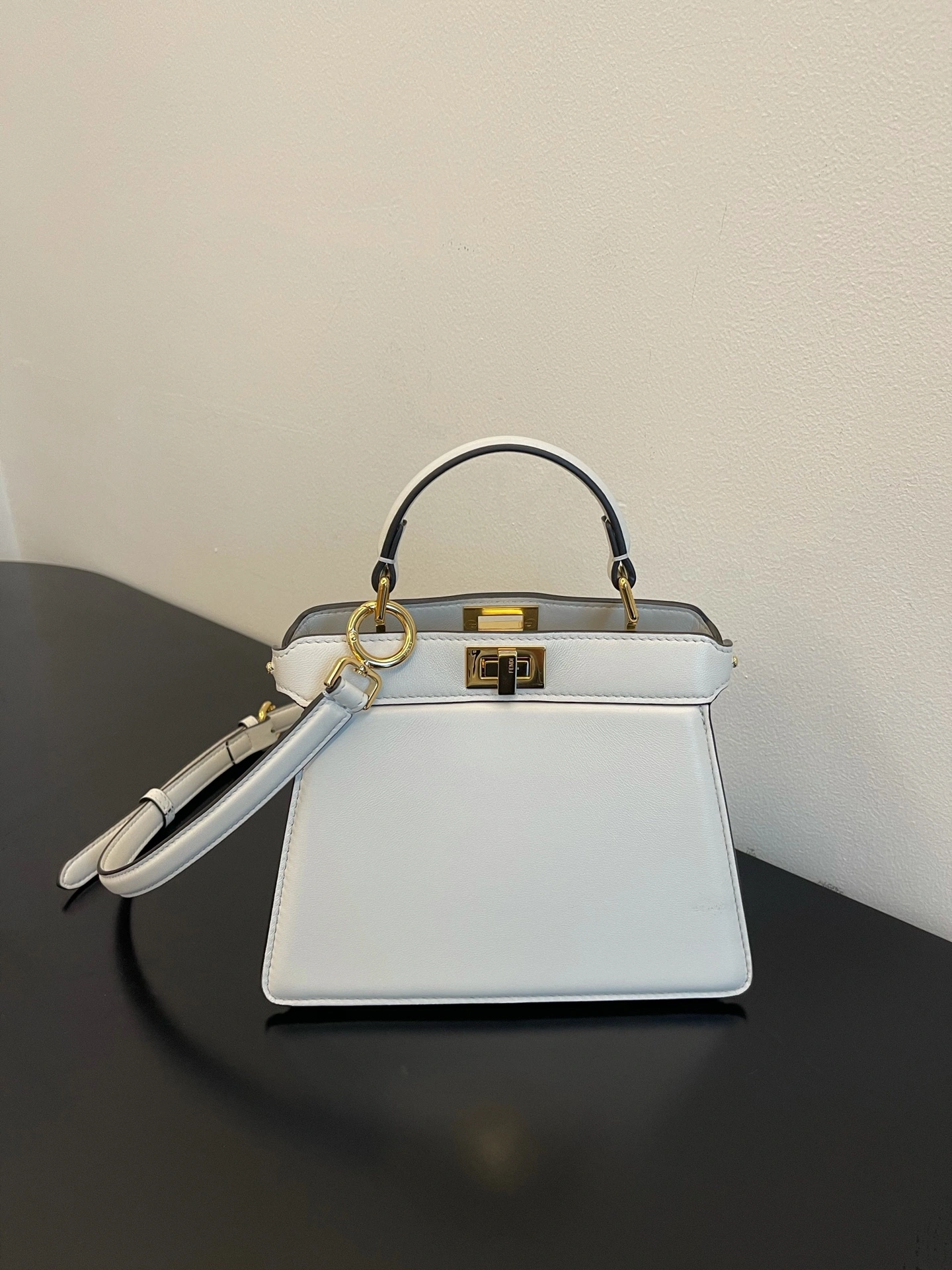 Versatile Fendi Peekaboo Bags 69872