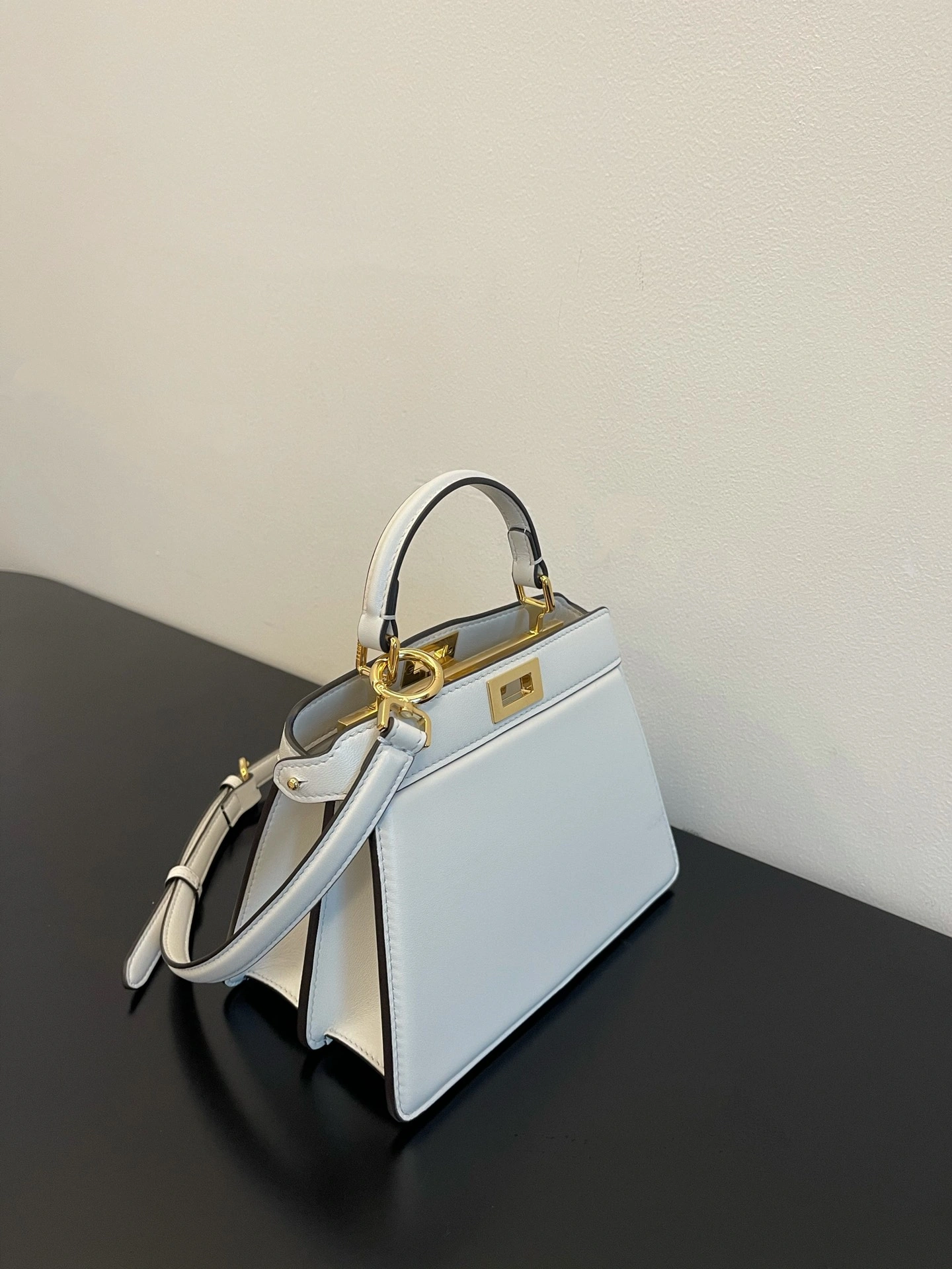 Versatile Fendi Peekaboo Bags 69872