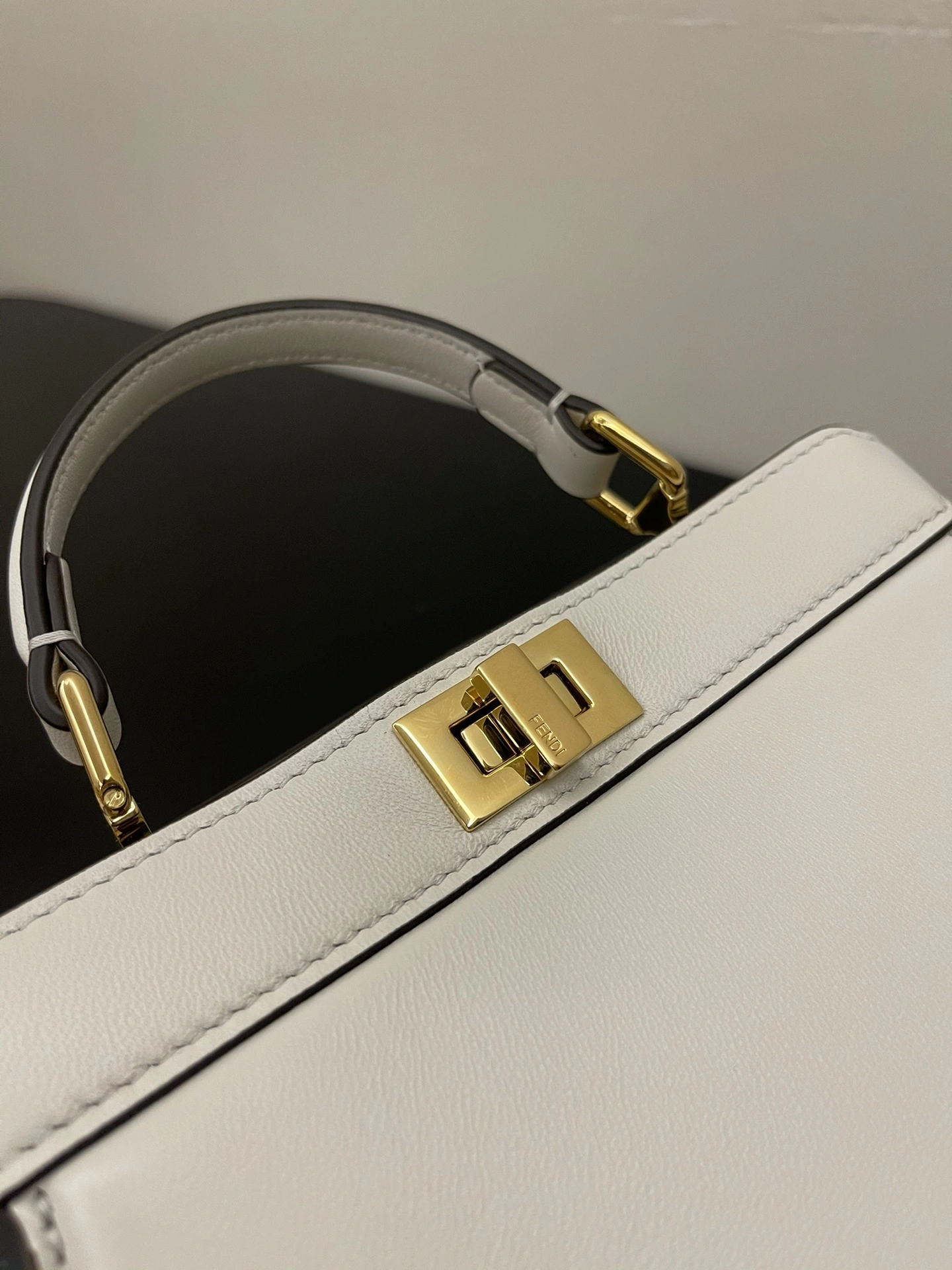 Versatile Fendi Peekaboo Bags 69872