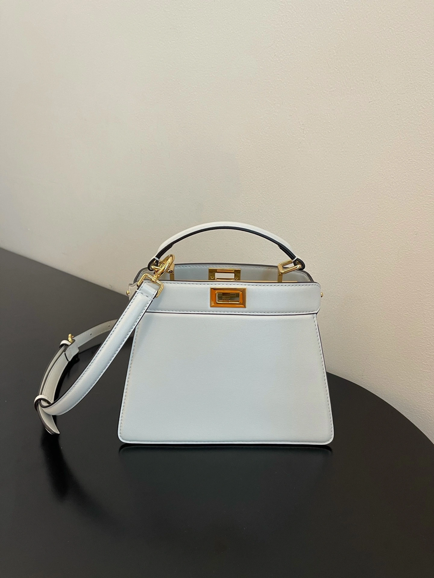 Versatile Fendi Peekaboo Bags 69872