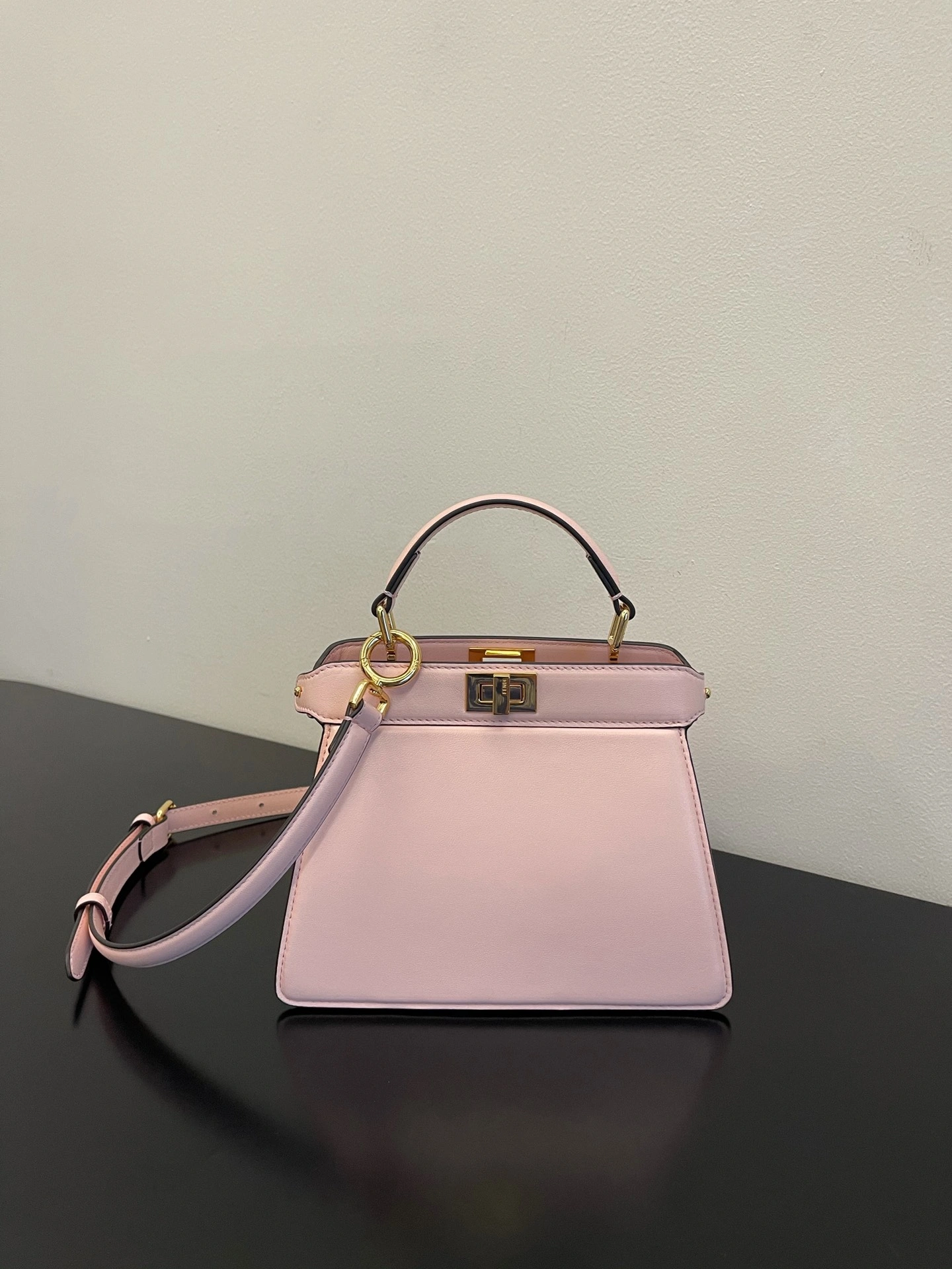 Fendi Peekaboo Bags Sleek 69860
